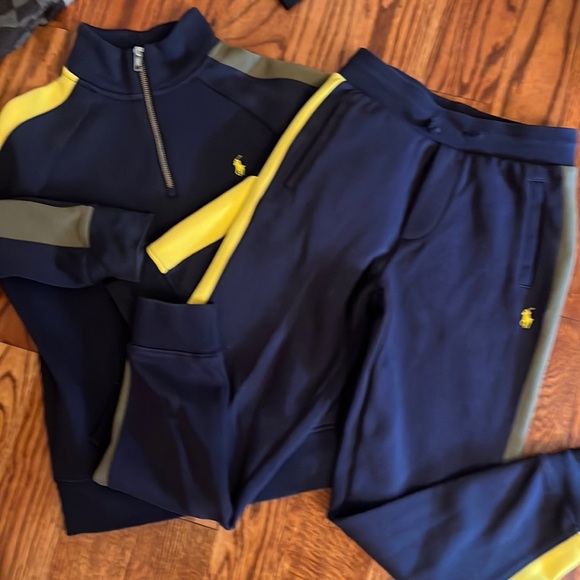Ralph Lauren sweat suit - Picture 1 of 6